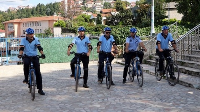 Beykoz sahillerinde bisikletli zabıtalar iş başında