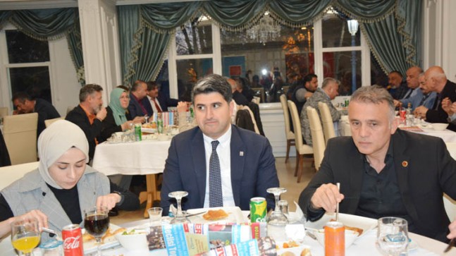 CHP Beykoz iftarda muhtarlarla bir araya geldi