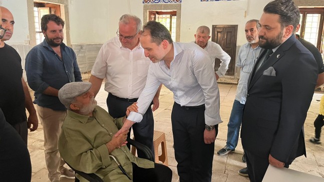 Yeniden Refah Lideri Erbakan Cuma namazını Beykoz’da kıldı