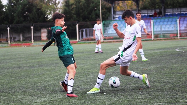 BEYKOZ’UN U16 DERBİSİNDE GÜLEN GÜMÜŞSUYU OLDU 4-2