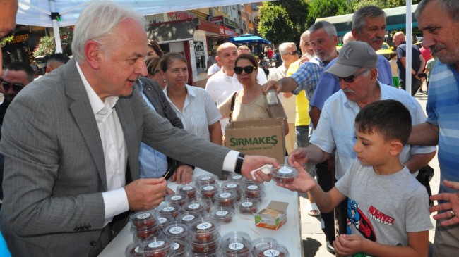 PAŞABAHÇE SAKİNLERİ İSTEDİ “HALK EKMEK BÜFESİ” BİR AYDA GELDİ